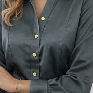 Anne Klein Satin Blouse Women’s Medium Sage Green Long Sleeve NWT $89 Retail